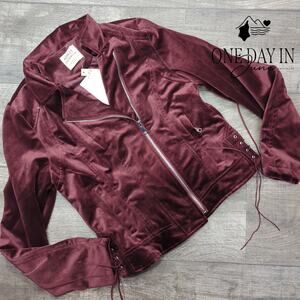 Ashley by 26 International Zip Front Velour Jacket Size M